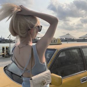 大胸肌男生和男生色色网络
