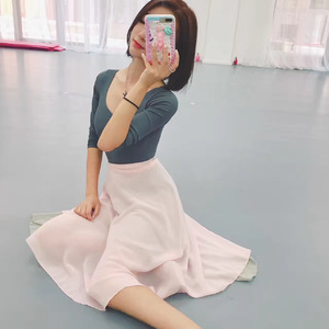 大胸肌男生和男生色色网络
